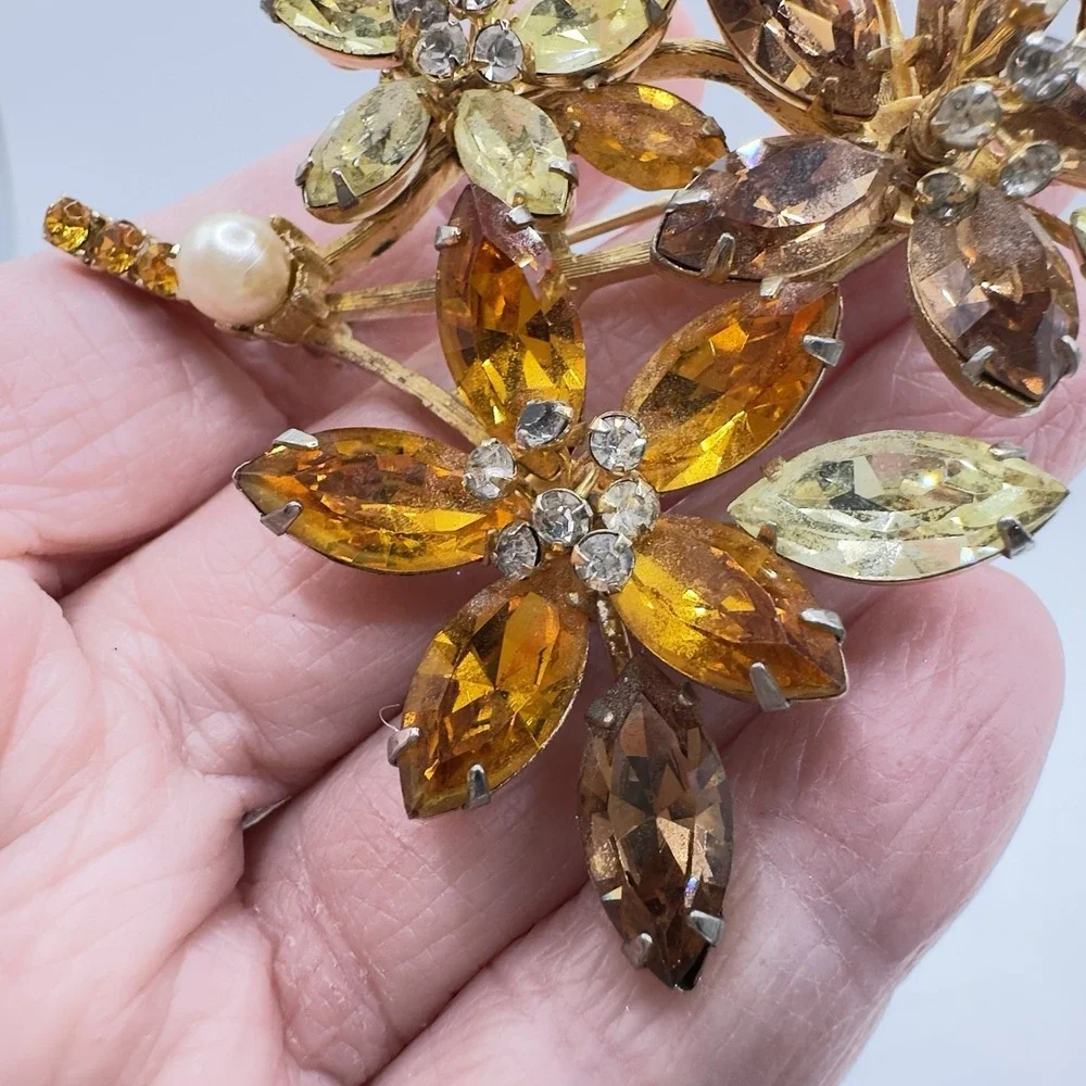 Vintage Vendome Brooch Flower Gold Tone & Rhinestones Flower Pin 3 In BEAUTY